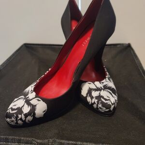 Nine West Black and White Floral Heels with Red Interior